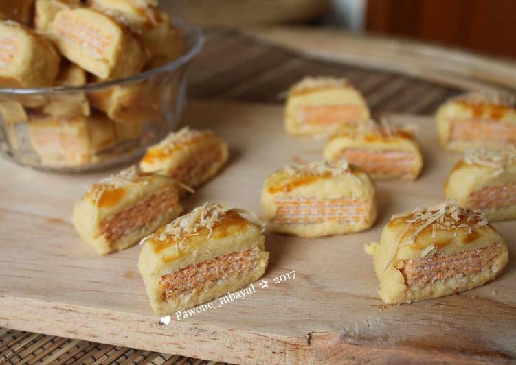 bahan dan cara membuat Cheese Wafer Cookies