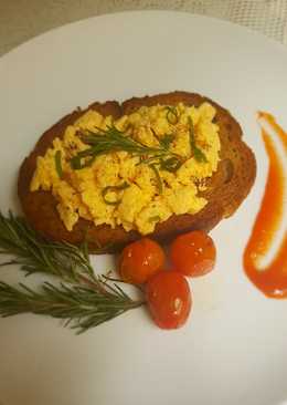Scrambel Egg With Toast