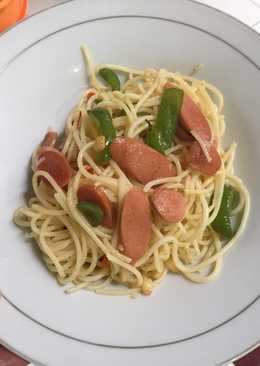 Spagetti sausage aglio olio