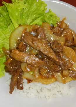 Nasi daging sapi bumbu bawang