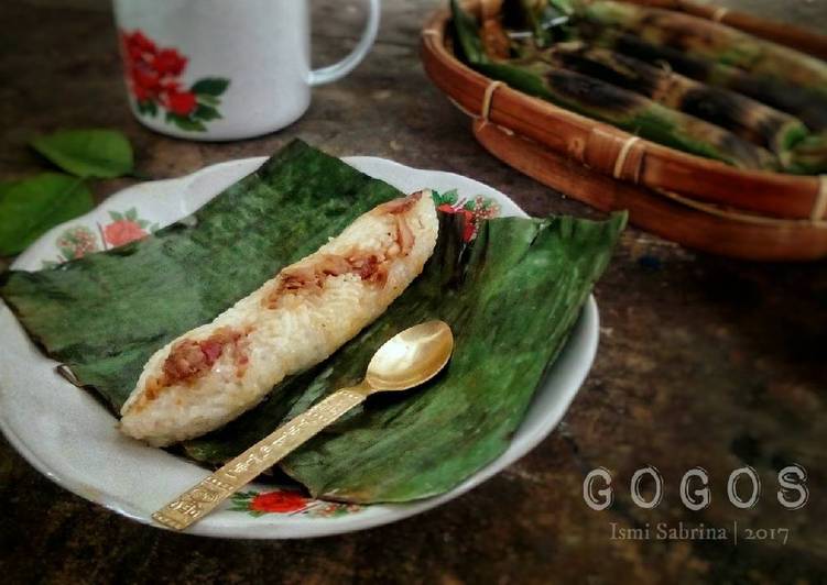 bahan dan cara membuat Gogos / gogoso / lalampa / lemper bakar