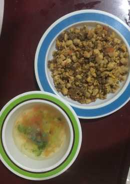 Soup brokoli + wortel + lobak & Daging sapi & tahu masak kecap 