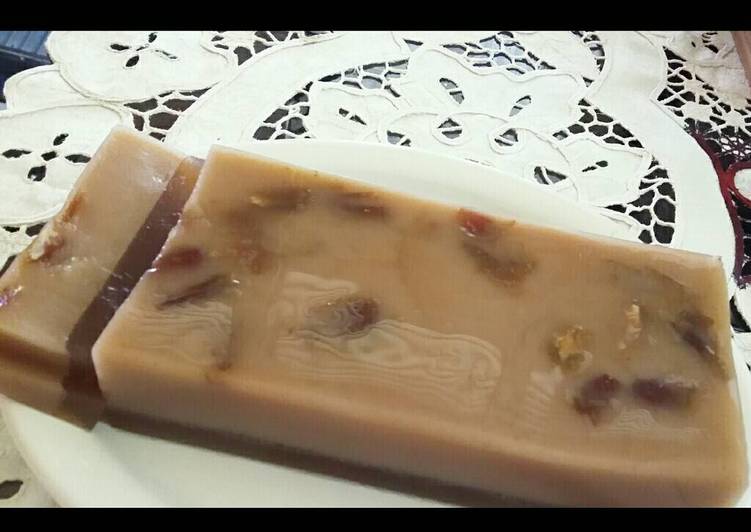 bahan dan cara membuat Puding kurma lapis susu