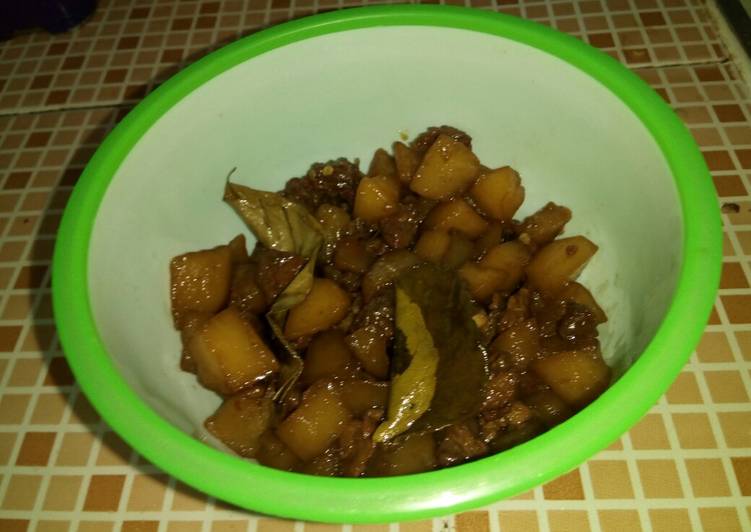 Semur Daging sapi & Kentang #BikinRamadanBerkesan
