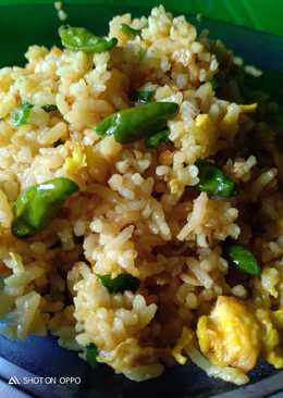 Nasi goreng isi peluru