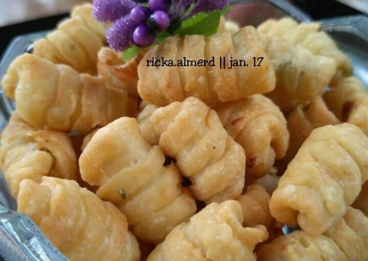 gambar untuk resep Kue Garpu kencur