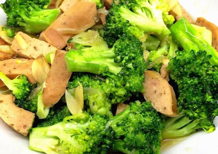 resep lengkap untuk Tumis Brokoli Sosis Ayam