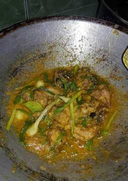 Ayam bumbu kuning