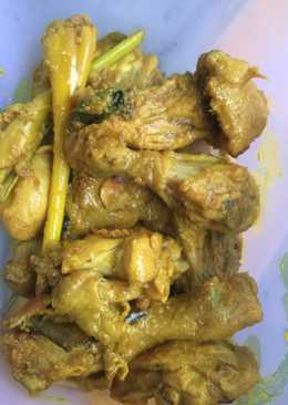 Ungkep ayam bumbu kuning