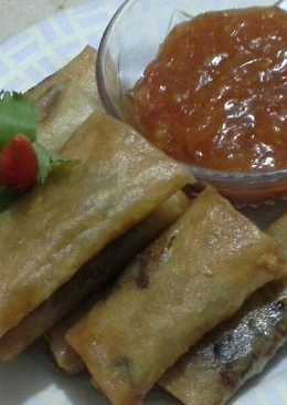 Lumpia rebung rebon jamur kancing + Saus