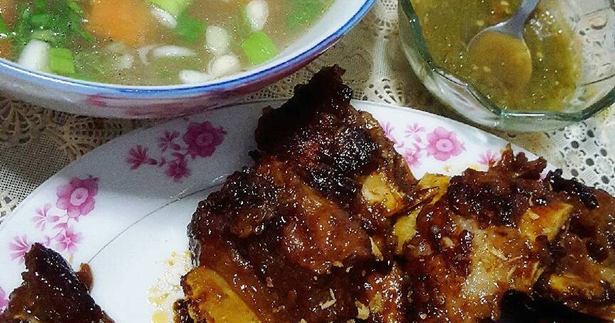 Resep Iga bakar spesial sop rempah oleh Tya Trivi Cookpad