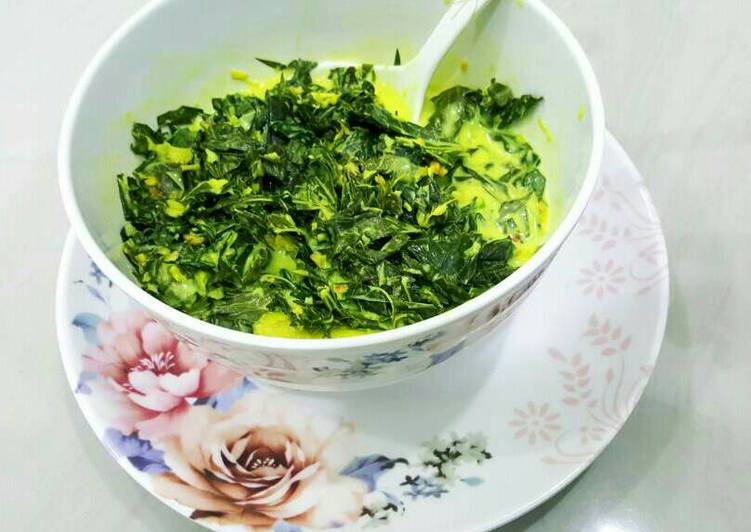 Resep Sayur Daun singkong Santan Oleh Halwaan's Kitchen