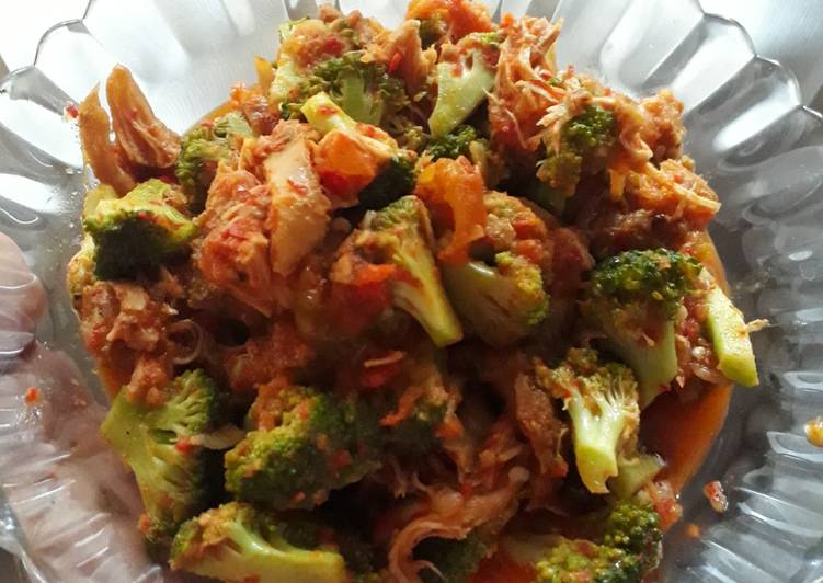  Resep Ayam Suwir Sambal dan Brokoli oleh Iin Febrina Cookpad