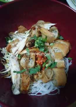 Soto ayam bumbu kuning seger