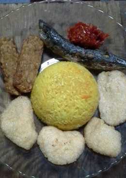 Nasi kunyit(nasi kuning)magicom