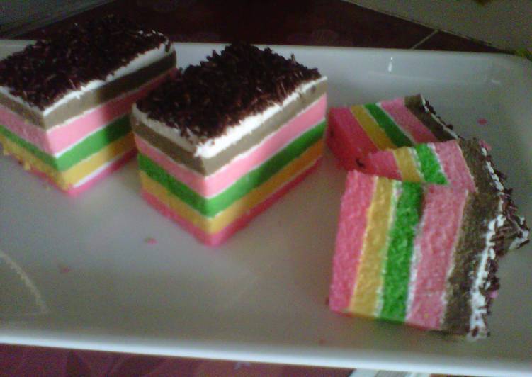 Resep Rainbow cake kukus Karya bunda Nuni