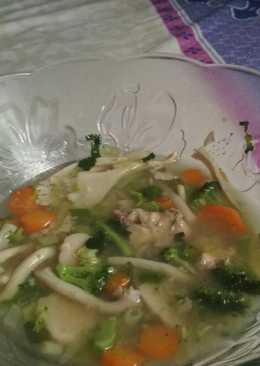 Sop komplit pake jamur bakso dan ayam tanpa penyedap rasa