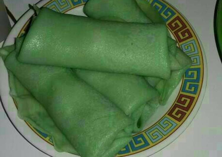 Resep Dadar gulung pandan ekonomis Dari Erry Kiara