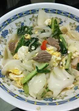 Kwetiau rebus daging sapi