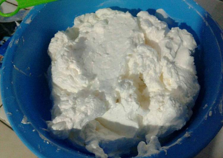 Resep Butter Cream Lembut Oleh Dwi Kiki Yhustiani