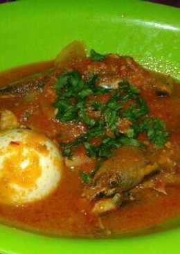 Ikan pindang telur saus tomat "ala sarden"