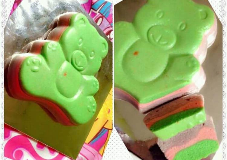 bahan dan cara membuat Steam rainbow cake,3sdm