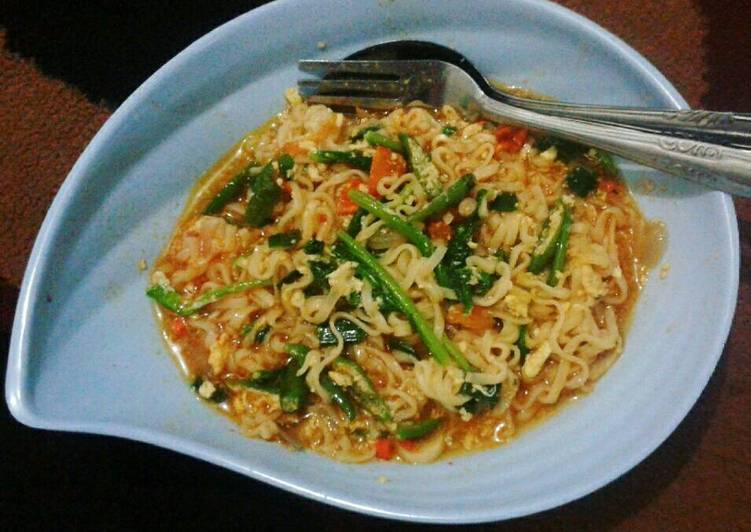 resep masakan Indomie mi keriting ayam panggang