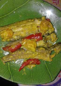 Kulacingan Tuup Basambal (Anak ikan gabus sambal ungkep)