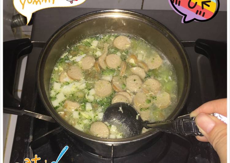 resep lengkap untuk Soup oyong + labu siam + brokoli + tahu sutra & sosis ayam