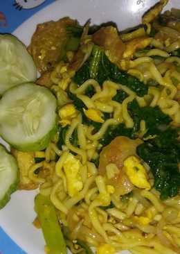 Mie kuah kari (dr sisa kuah sate padang di resep sblmnya)