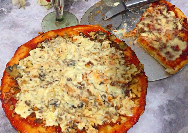cara membuat Pizza daging dan jamur