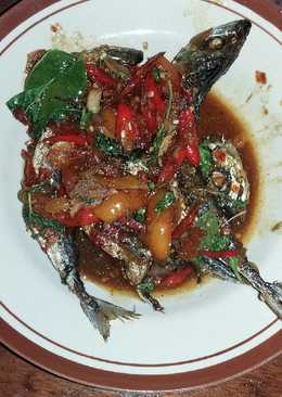 Asam manis pedas ikan layang