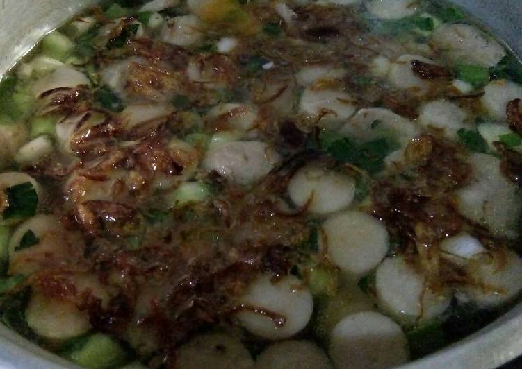 gambar untuk resep makanan Sop bakso sosis