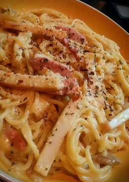 Spaghetti, Fish Cakes & Chicken Franks in Chicken Mushroom Sauce