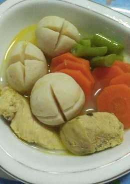 Sup ayam bakso ikan