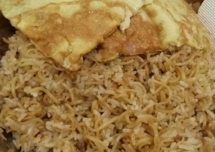 bahan dan cara membuat Kreasi Indomie goreng