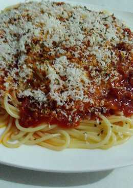 Spaghetti pronas bolognaise