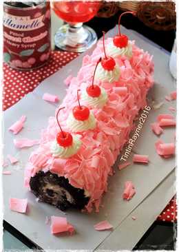 PINKY BLACKFOREST ROLL untuk Ulang Tahun Mama Tercinta ;)