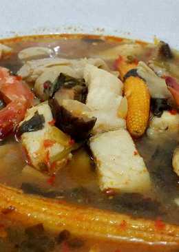 Sup Tom Yam Jamur & Seafood