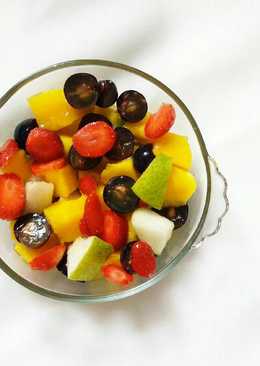 Fruit salad with fresh dressing