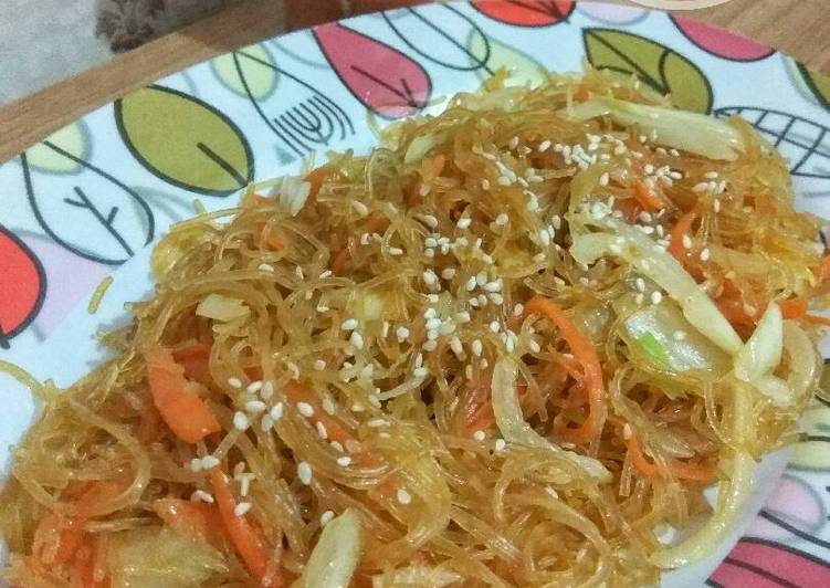 bahan dan cara membuat Japchae ??(Bihun Goreng ala Korea)