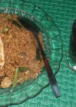 Nasi goreng Seafood pedas plus telur ceplok