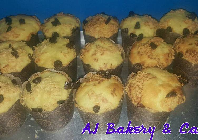 resep makanan CUP CAKE Tape singkong keju kismis