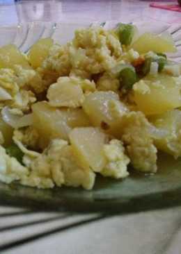 Tumis Kentang Siram Telur with Magicom Ala Anak Kost