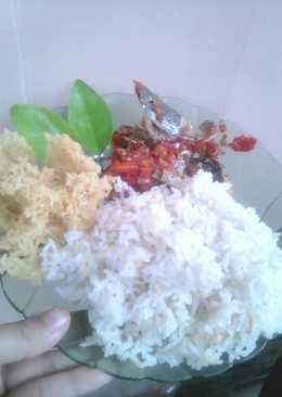 Geprek Lele + Kremesan