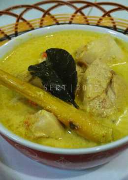 Gulai Ayam Kaldu Sapi