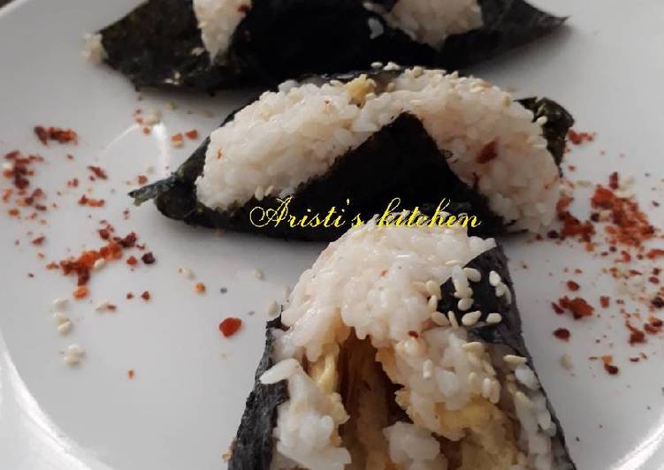 resep Simple onigiri (nasi kepal)