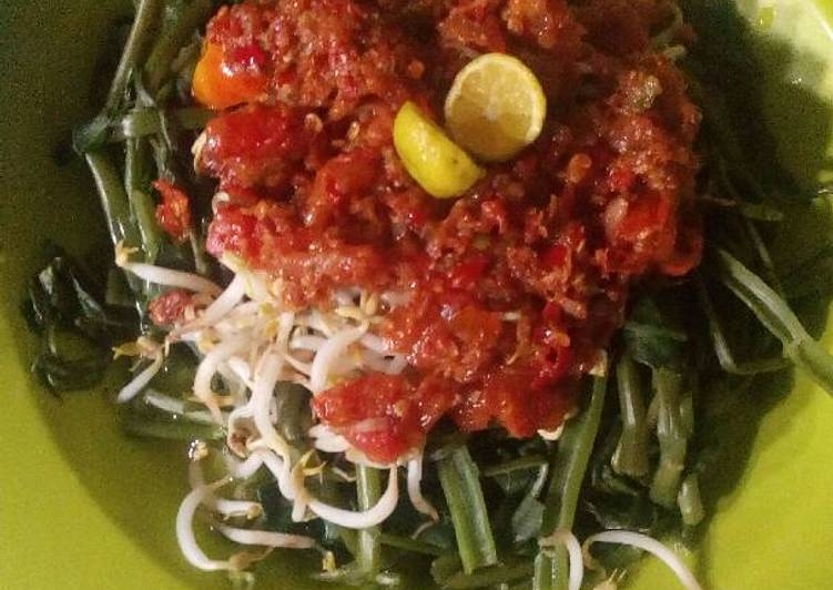 resep makanan Plecing kangkung pedas + segar