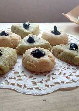 Thumbprint cookies (original and matcha flavour) #beranibaking