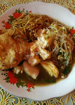 Lontong mie arek Suroboyo